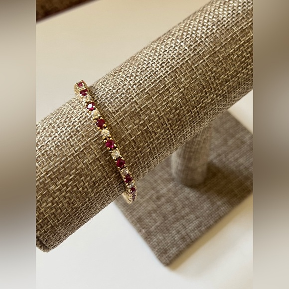 Elegant Gold and Red Bracelet Gold plated on 925 silver - Picture 5 of 7